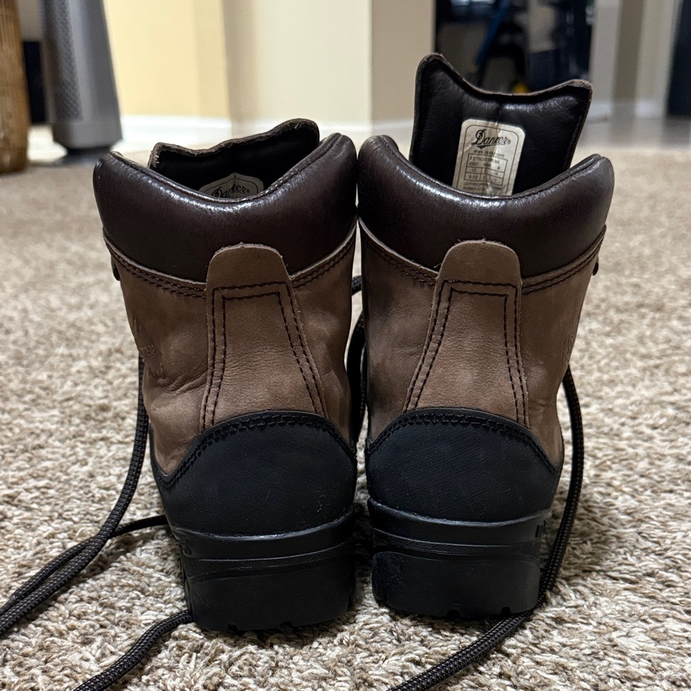 Brand new without box Danner Talus GTX hiking boots in women’s size 9.5. - Picture 6 of 6